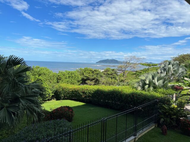Playa Langosta - Lowe Properties Barrie
