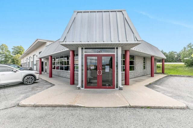 249 Saunders Road